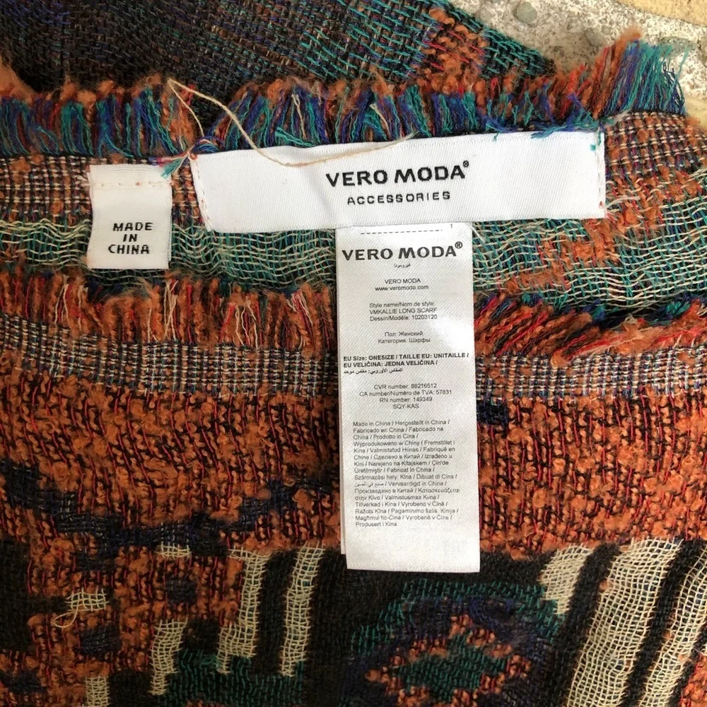 Vera Modo Scarf - Picture 2 of 4